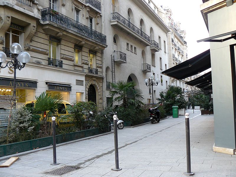 Rue Récamier_site of old Théâtre Récamier